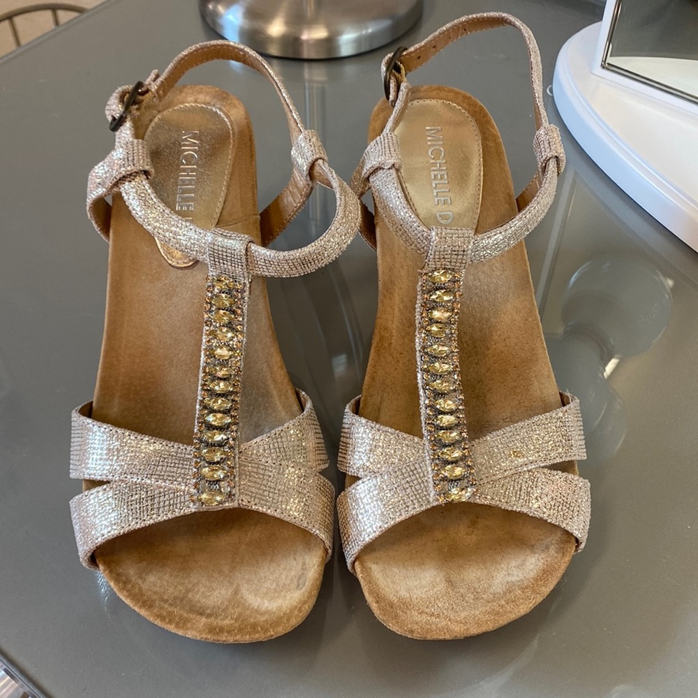 Michelle D Wedges